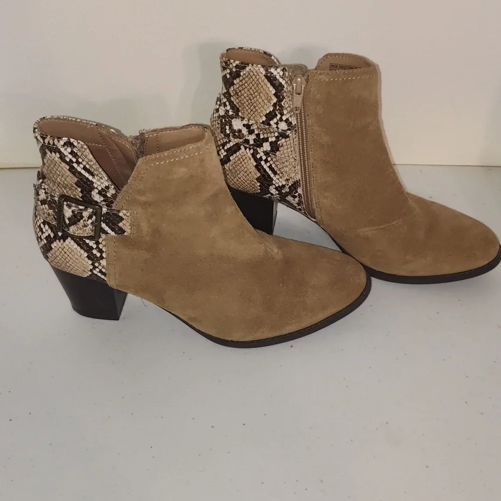 Vionic Naomi Tan Suede and Faux Brown and Tan Snake Print Ankle Boots Size 8